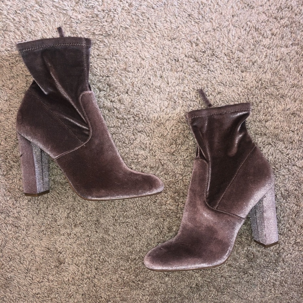 LAST CHANCE!!! Steve Madden Grey Velvet High Heels